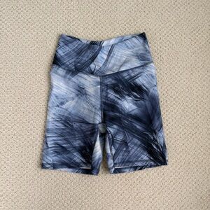 Balance Collection Blue and White Patterned Shorts Size Medium